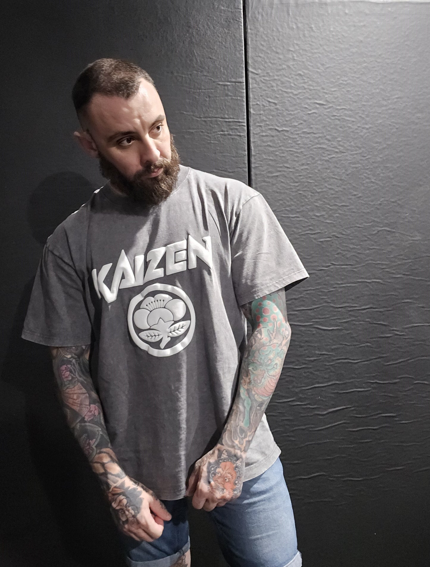 Oversized Acid Washed Puff Writing Kaizen Logo T-shirt Light Grey