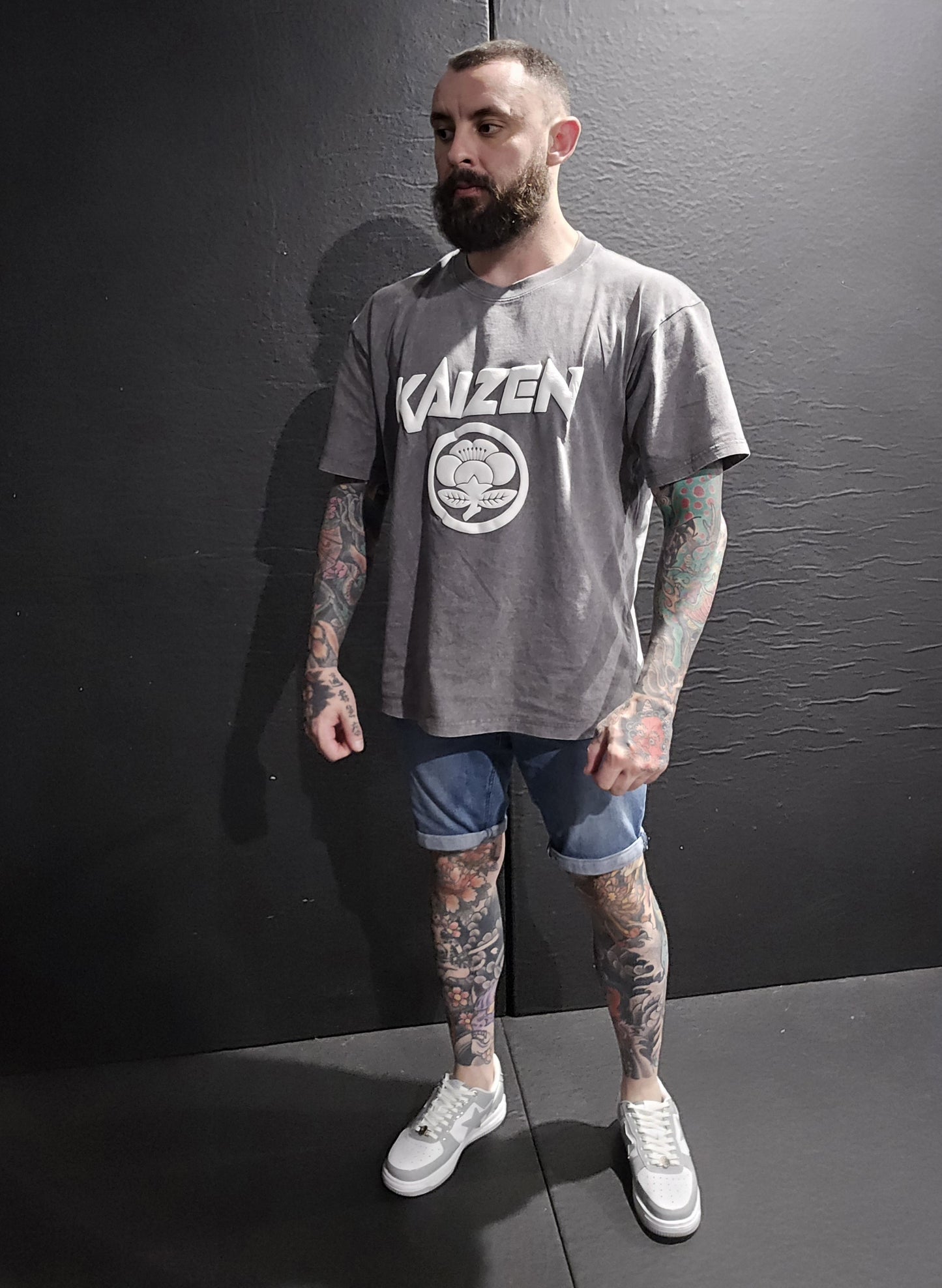 Oversized Acid Washed Puff Writing Kaizen Logo T-shirt Light Grey