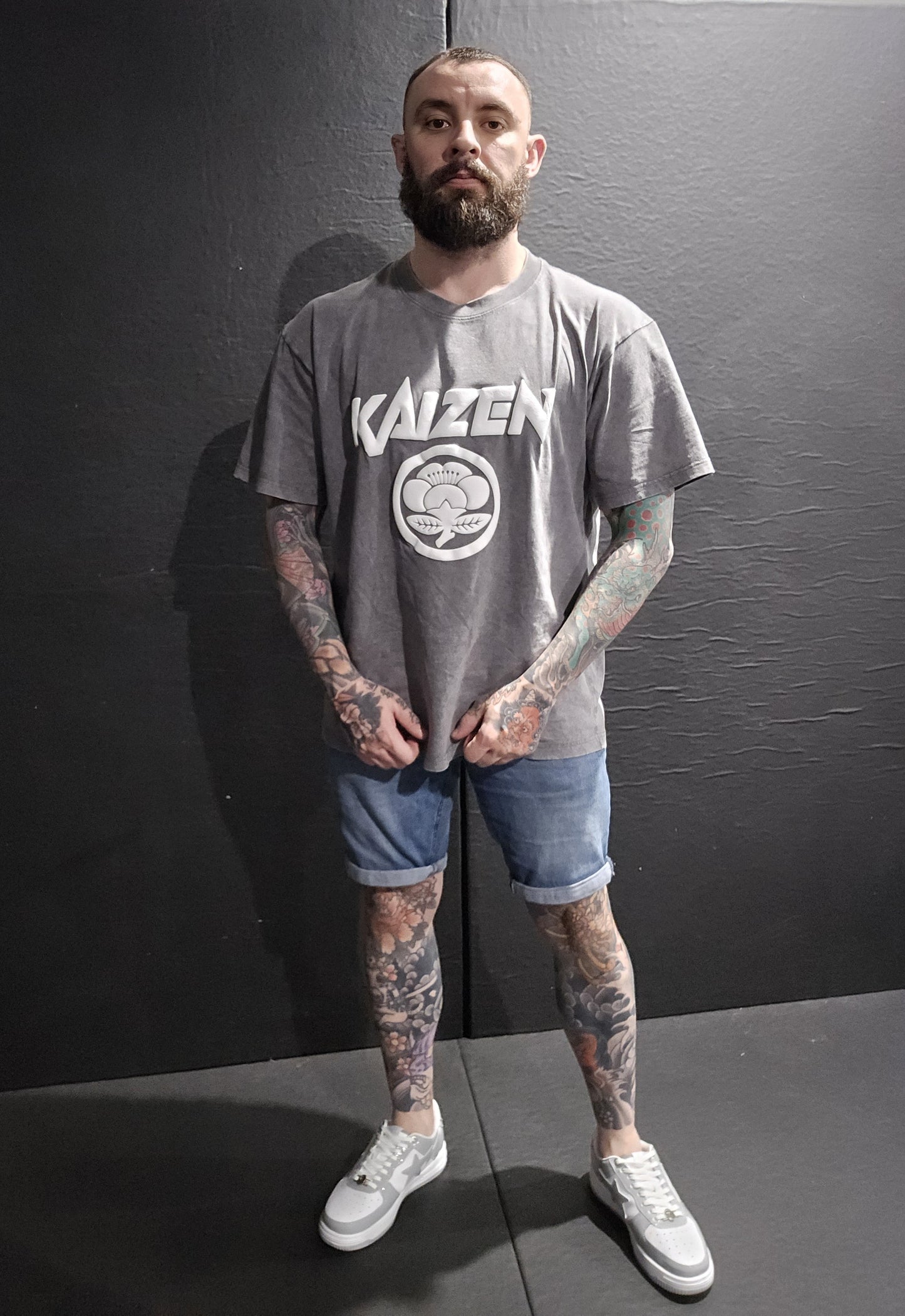 Oversized Acid Washed Puff Writing Kaizen Logo T-shirt Light Grey