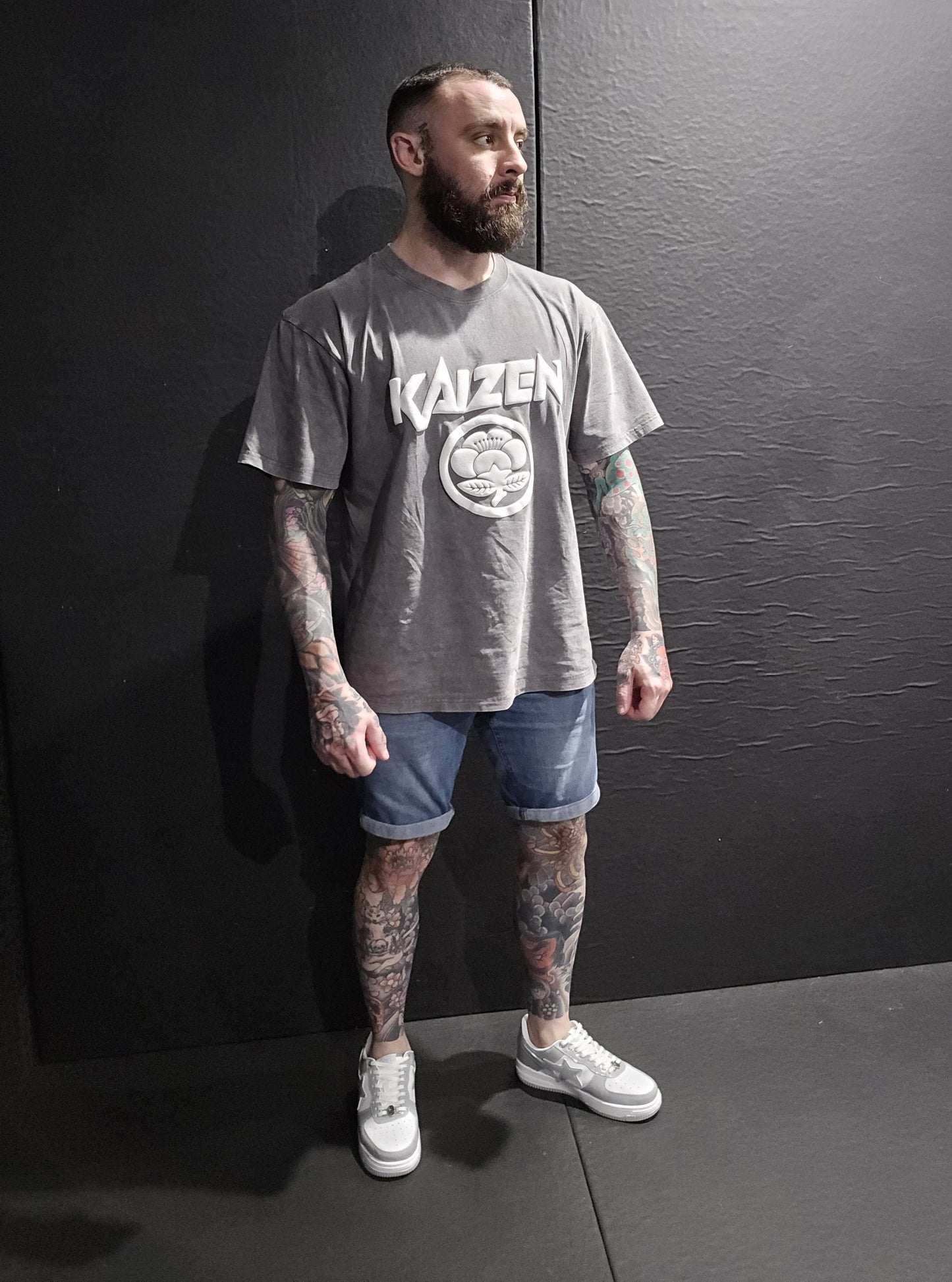 Oversized Acid Washed Puff Writing Kaizen Logo T-shirt Light Grey